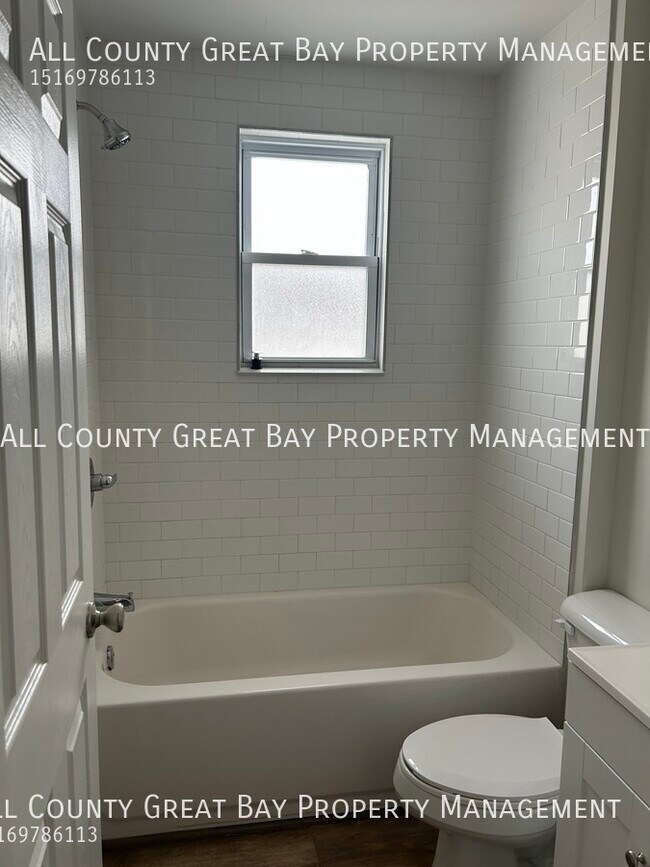 Building Photo - 37 Maplewood Rd