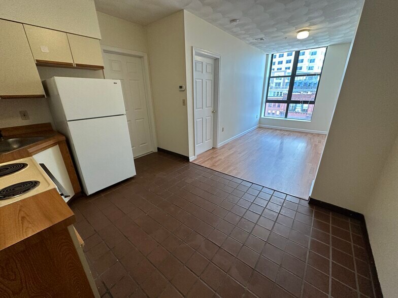 Building Photo - 78 Essex St