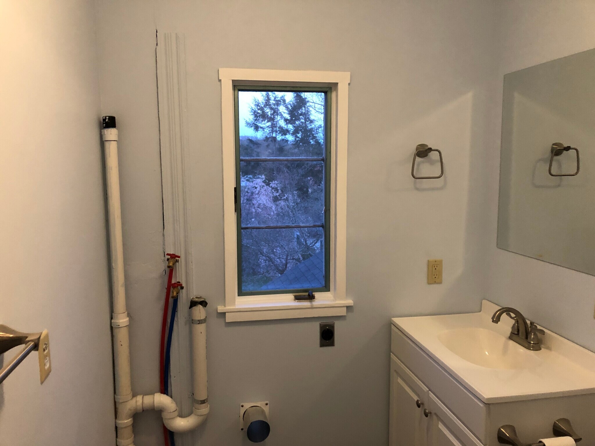 Half bath - second floor - 326 Winthrop St