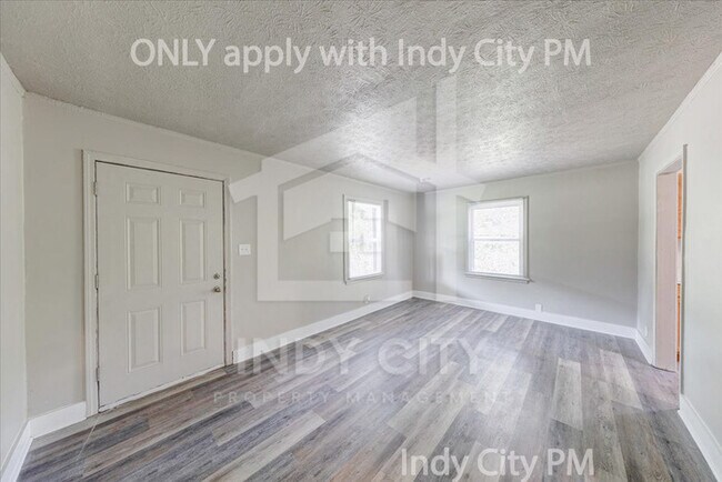 Building Photo - 3220 E 34th St