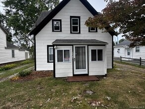 Building Photo - 1027 West St