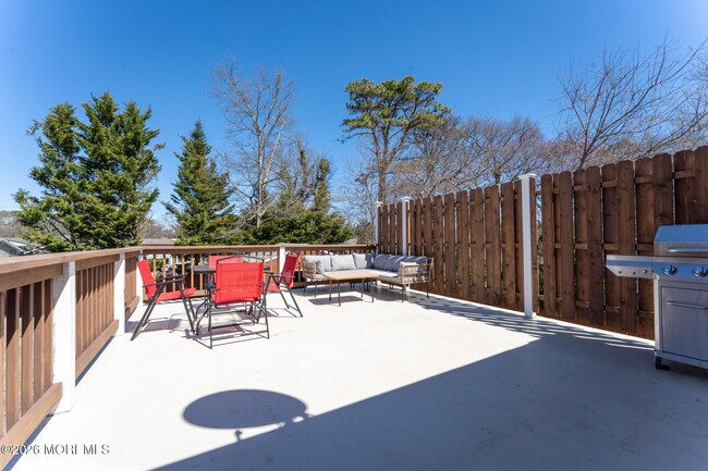 Building Photo - 406 Lawrence Dr