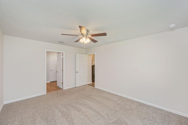 Building Photo - 3041 Heritage Plantation Blvd