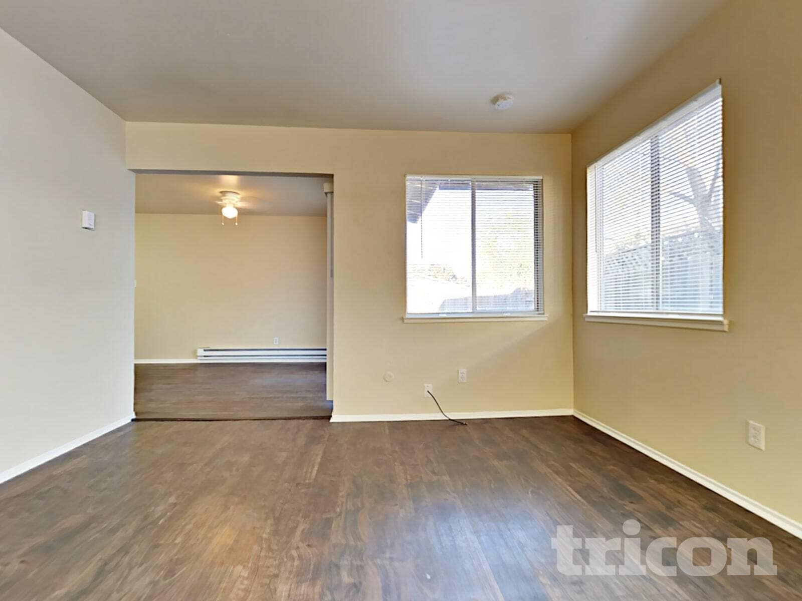 Building Photo - 10069 Lincoln Village Dr