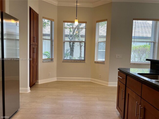 Building Photo - 4 br, 3 bath House - 571 Stonemont Dr