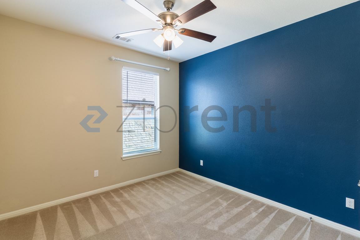 Building Photo - 2406 Sweetwater Ln