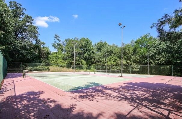 Tennis court - 807 N Howard St