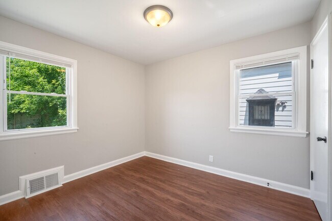 Building Photo - 3731 N 39th St