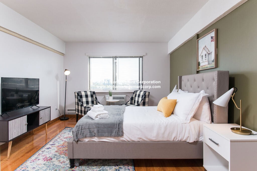 Building Photo - 1110 Commonwealth Ave