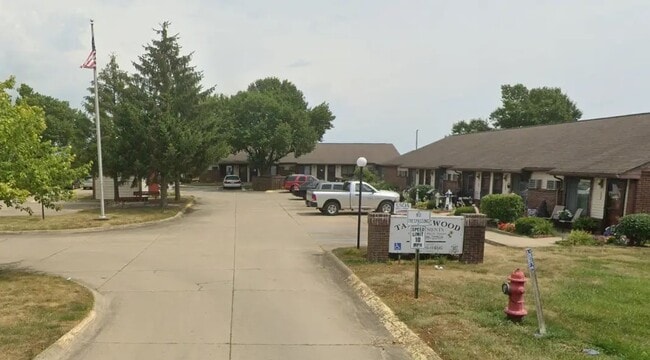 Primary Photo - 440 N Main St