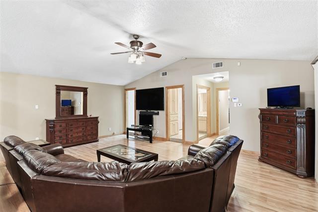 Building Photo - 6545 Lyndon B Johnson Fwy