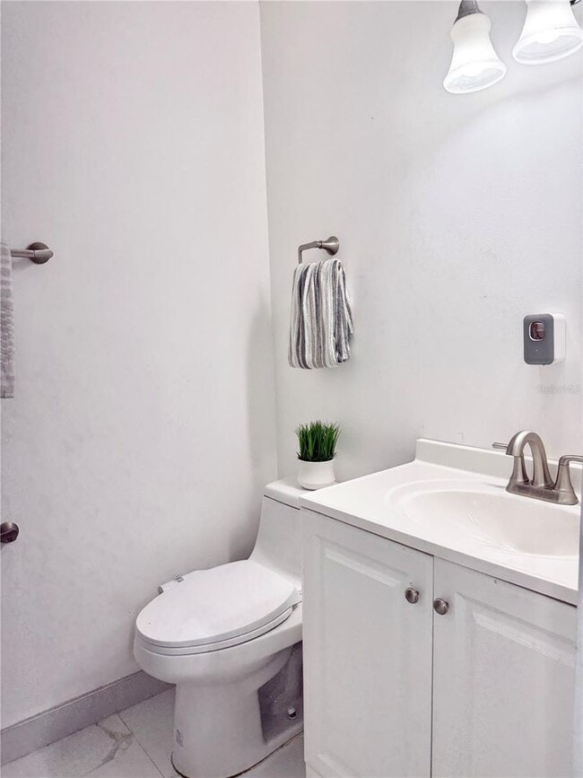 Building Photo - 5118 Tennis Ct Cir
