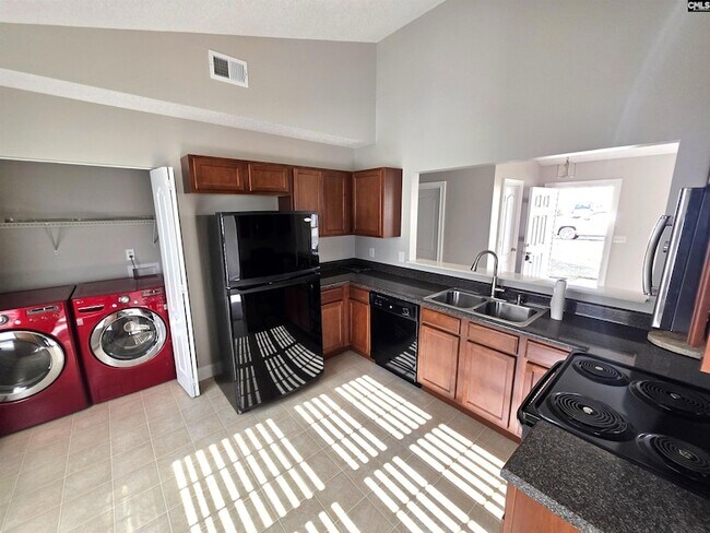 Building Photo - 165 Crassula Dr