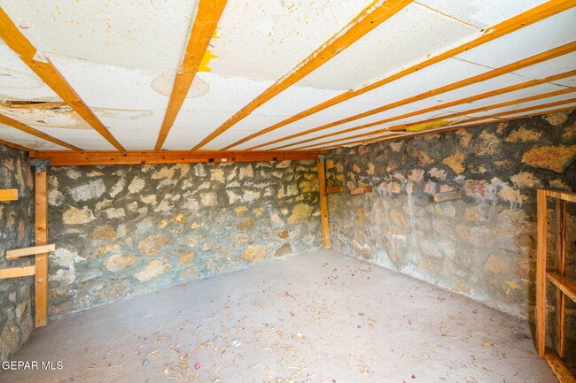 Building Photo - 317 Olivia Cir