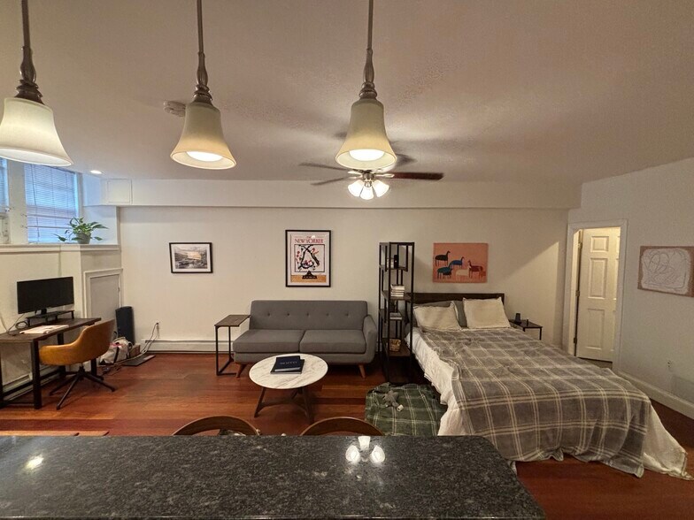 Building Photo - 7 Grove St