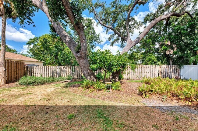 Building Photo - 4350 Iola Dr