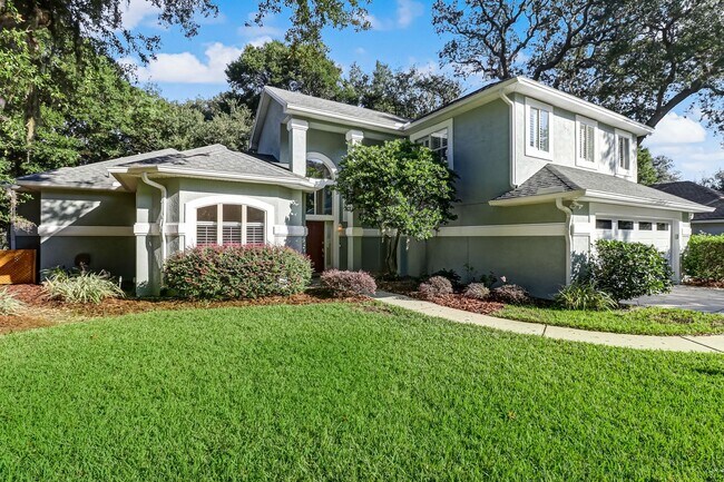 Building Photo - Walk to the beach from this Amelia Island ...
