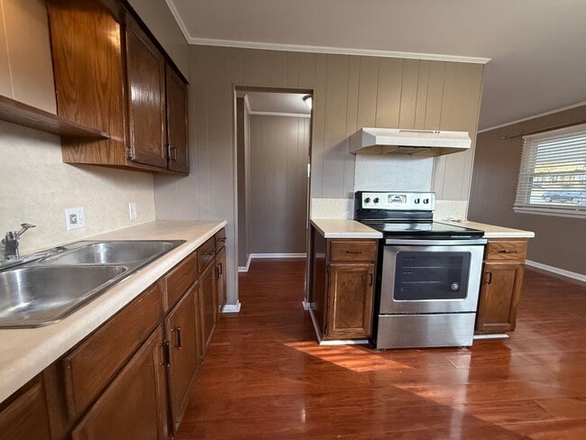 Building Photo - Home in Kuttawa