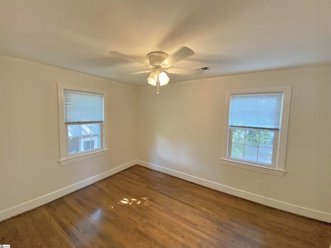 Building Photo - 5 Whitsett St