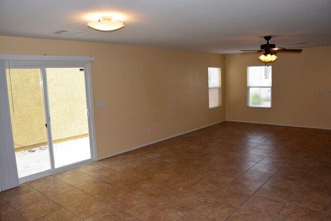 Building Photo - Impeccable Home in a Cul-de-Sac with Great Curb Appeal!