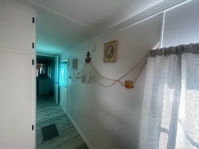 Building Photo - 6909 Marlin Ln