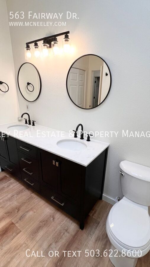 Building Photo - 563 Fairway Dr