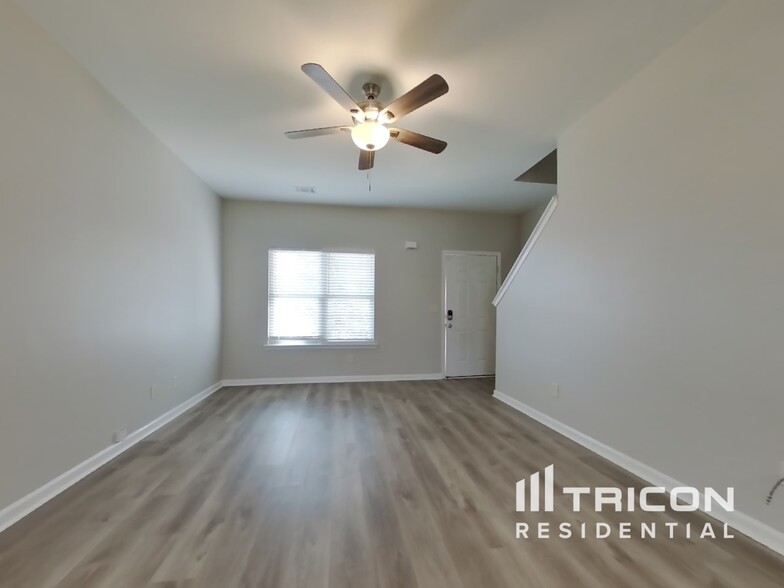 Building Photo - 87 Wyndham Ct