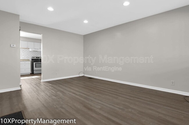 Building Photo - 3257 Cleveland Ave