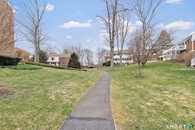 Building Photo - 245 Unquowa Rd