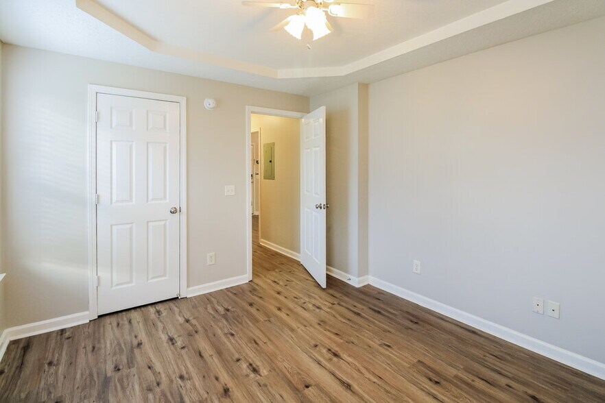 Building Photo - 720 Dellwood Dr