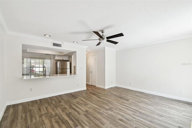 Building Photo - 408 S Arrawana Ave