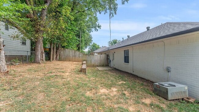 Building Photo - Newly Remodeled 2-Bed, 2-Bath Duplex