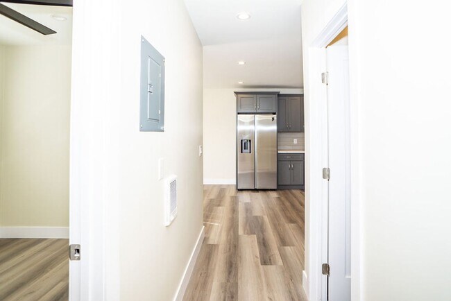 Building Photo - Beautiful detached 2/1 in North Park!  Pri...
