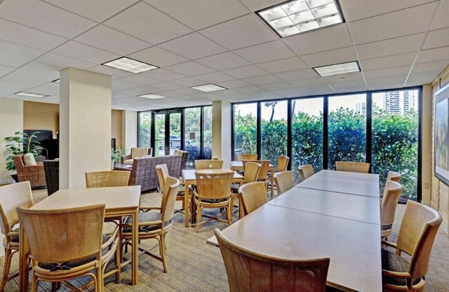 Building Photo - 4200 N Ocean Dr