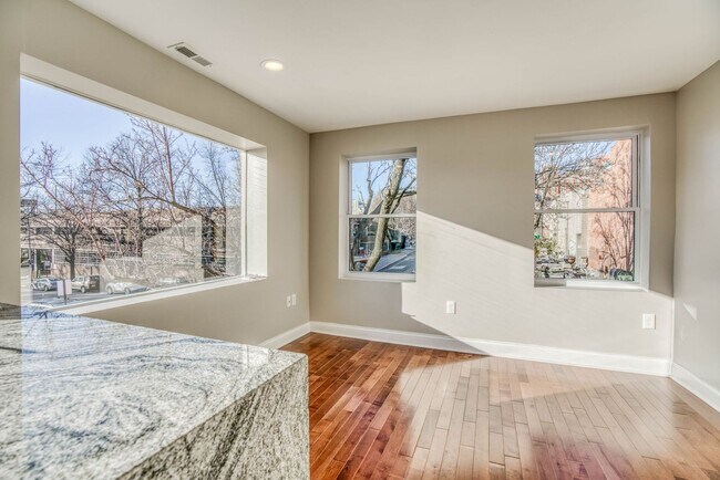 Building Photo - 1623 E Baltimore St