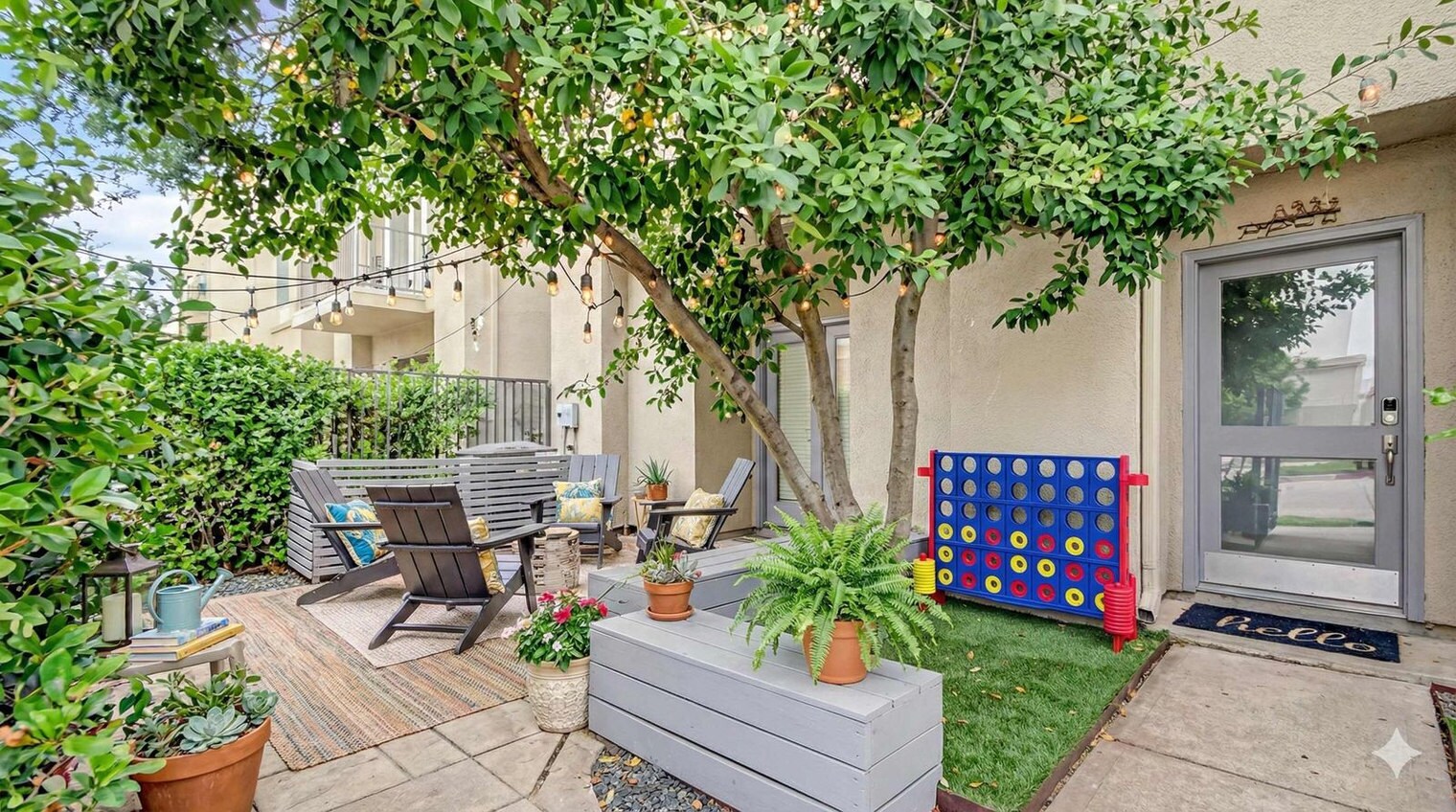 Building Photo - 5336 Darling St