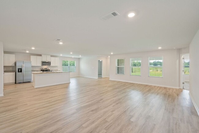 Building Photo - AVAILABLE NOW | BEAUTIFUL 5 BEDROOM, 3 BATH HOME IN MILTON WITH LARGE BACK YARD