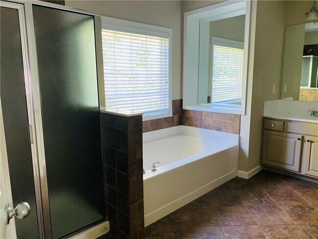 Building Photo - 12866 Deer Park Ln