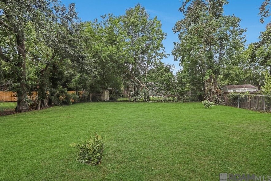 Building Photo - 4314 Mimosa St