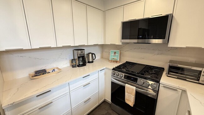 Building Photo - 113 Lost Creek Ln