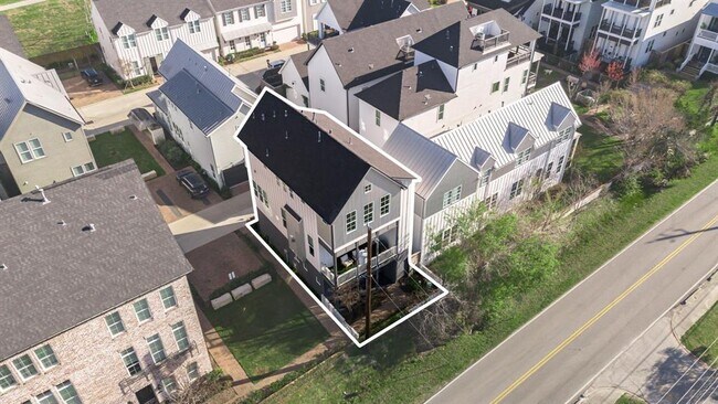 Building Photo - 8636 Emnora Ln