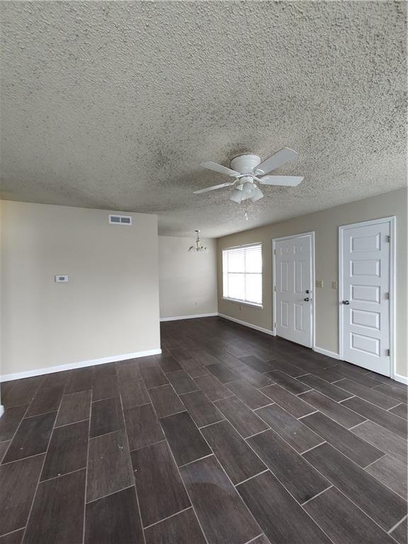 Building Photo - 404 Fairway Cir