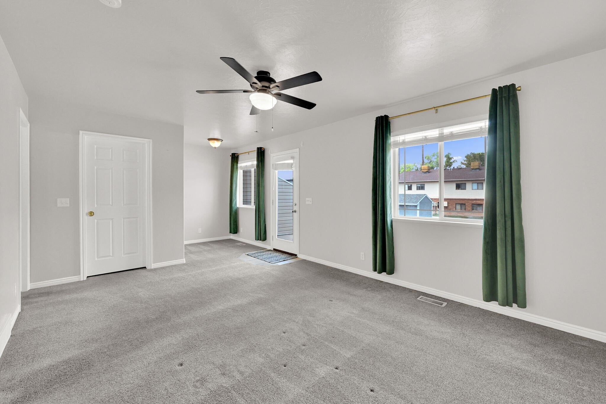 Building Photo - 3117 Van Buren Ave