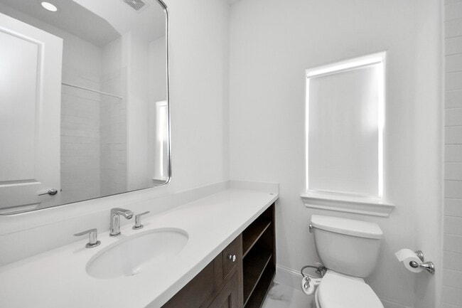 Building Photo - 4005 Woodshire Vlg Ests