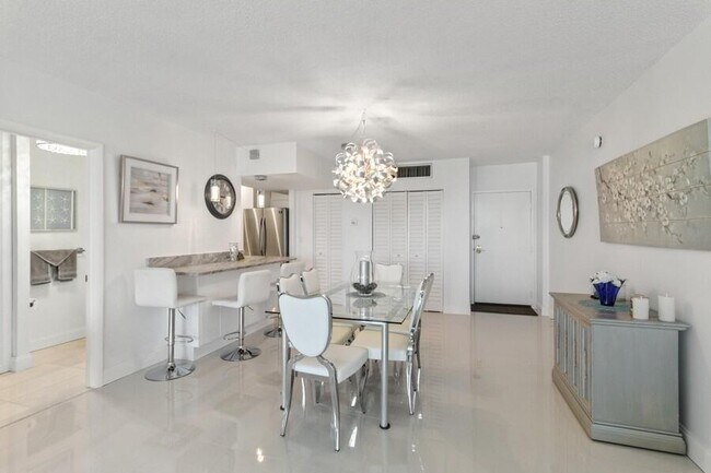 Building Photo - 3450 S Ocean Blvd