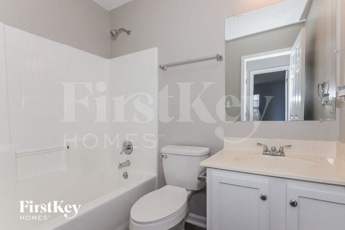 Building Photo - 1021 Barbee Farm Dr