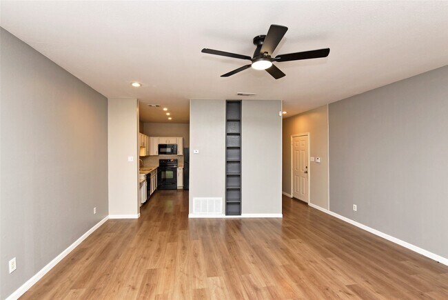 Building Photo - 2023 Gentryside Dr
