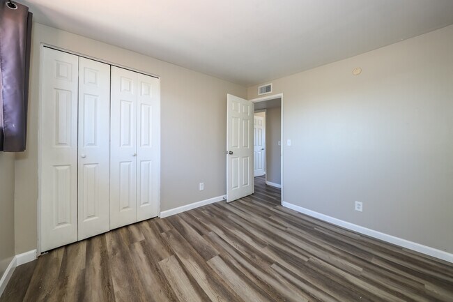 Building Photo - 3221 S Grady Ave