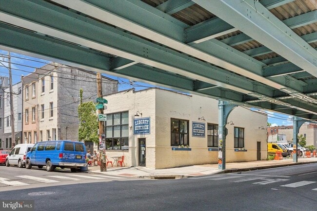 Building Photo - 107 W Thompson St