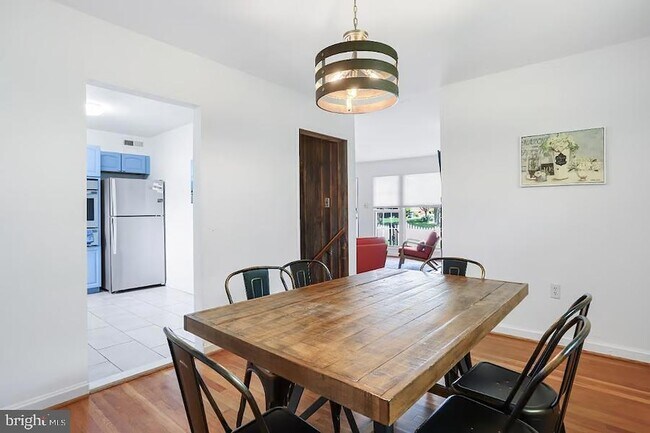 Building Photo - 9724 Admiralty Dr